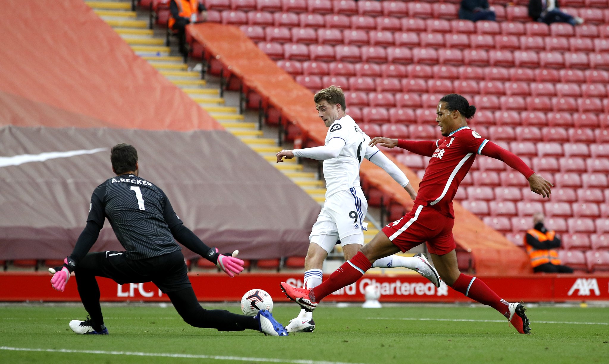 台在于场外 台在于场外