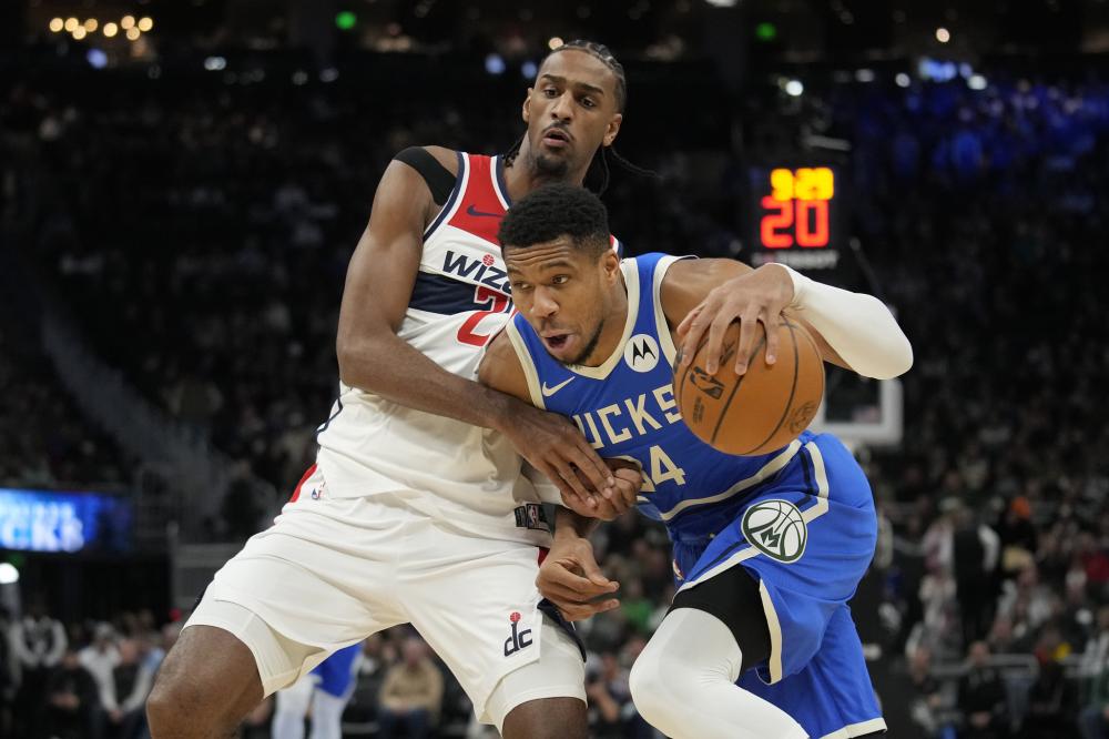 现出些许疲 现出些许疲